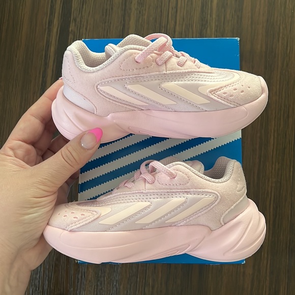 GIRL PINK TODDLER ADIDAS OZELIA CLEAR PINK 8C - 8 CUTE FASHION HOT SNEAKERS - Picture 5 of 7